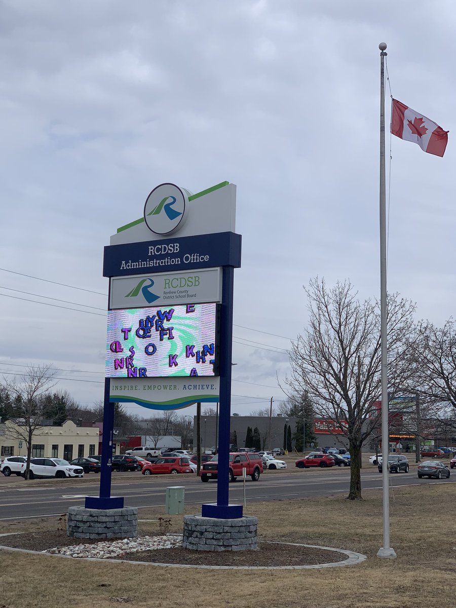 👏🏻📲💡How cool is this?! A message for our electronic sign @RCDSB Board Office thanking front-line workers across the county... coded by one of our elementary students! Letters creatively scrambled into the heart-felt note of gratitude..🌟📱👇🏻<a href="/RCDSBStudents/">Sam and Sean</a> <a href="/RCDSBIT/">RCDSB TELT-Contacts</a>