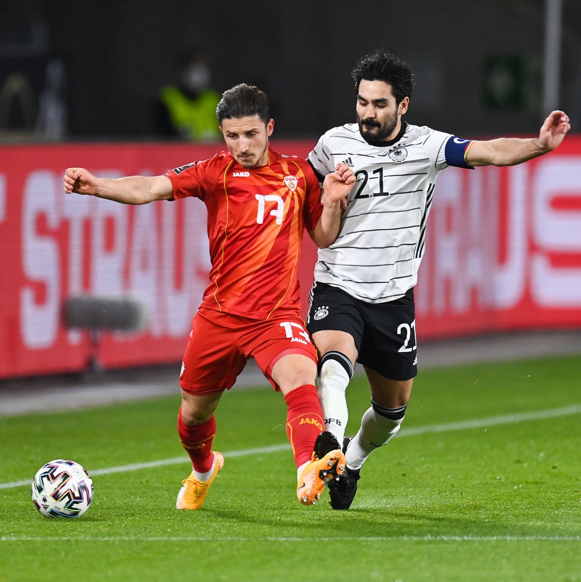 ActuFoot_'s tweet photo. ALLEMAGNE 🇩🇪  1-2  🇲🇰 MACÉDOINE DU NORD

Énorme exploit de la Macédoine du Nord qui bat l’Allemagne ! 🤯 https://t.co/IVYtudphw3