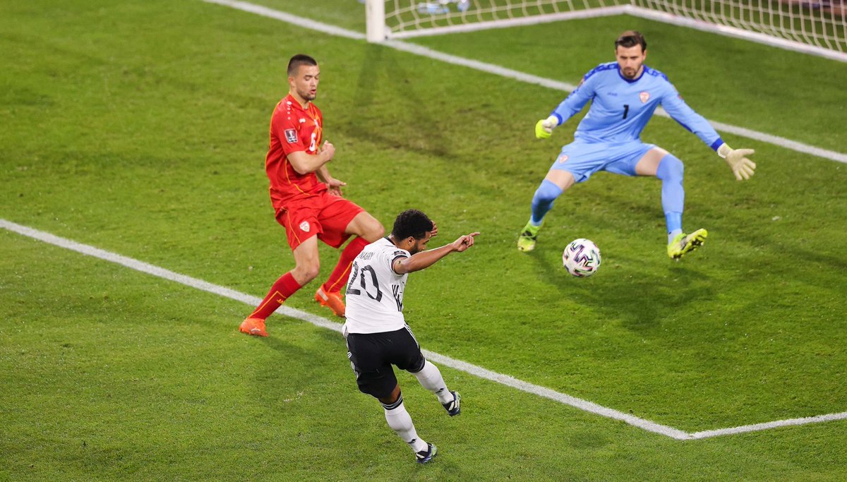 ActuFoot_'s tweet photo. ALLEMAGNE 🇩🇪  1-2  🇲🇰 MACÉDOINE DU NORD

Énorme exploit de la Macédoine du Nord qui bat l’Allemagne ! 🤯 https://t.co/IVYtudphw3