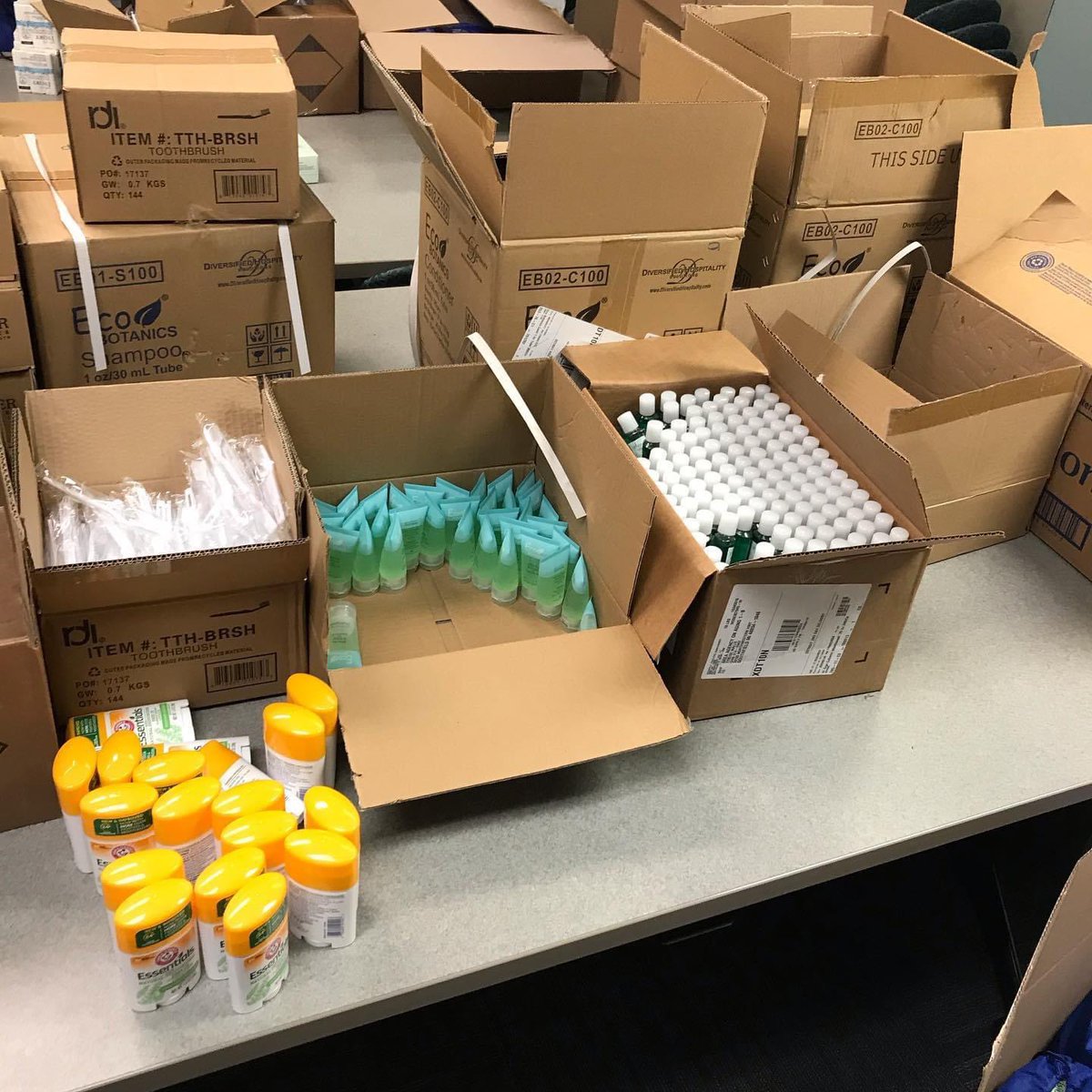 AAA1BResource's tweet photo. Our staff assembled 3000 senior personal care kits that have been distributed to older adults 60 and over in SE Michigan!
If you need resources call 800-852-7795 or go to https://t.co/i8IdiFJpeh
#aaa1b #seniorsupport #personalcarekits #covid_19 #aaa1binthecommunity https://t.co/eSSG2SkV67