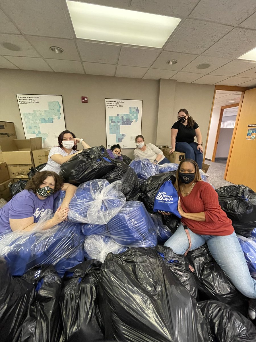 AAA1BResource's tweet photo. Our staff assembled 3000 senior personal care kits that have been distributed to older adults 60 and over in SE Michigan!
If you need resources call 800-852-7795 or go to https://t.co/i8IdiFJpeh
#aaa1b #seniorsupport #personalcarekits #covid_19 #aaa1binthecommunity https://t.co/eSSG2SkV67