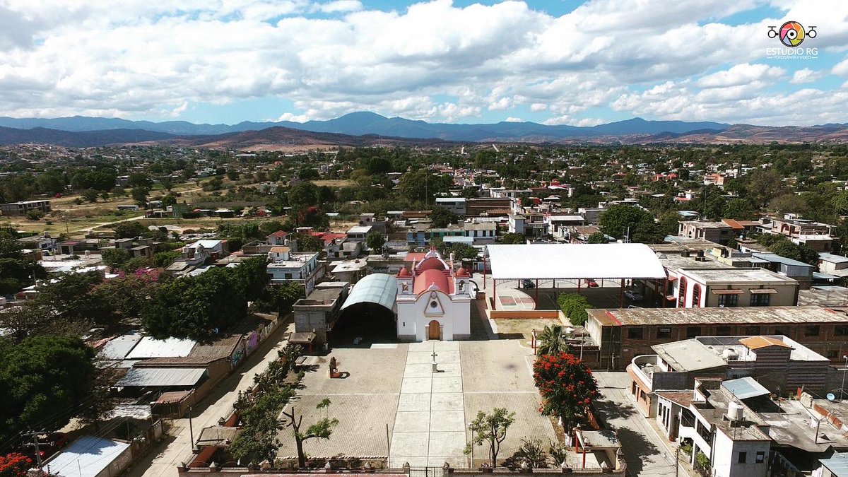 EstudioRGDron's tweet photo. La iglesia de Jesús de Nazaret ubicada en la comunidad de Nazareno, Etla, Oaxaca. 
.
.
.
#nazarenoEtla #nazareno #nazarenoOaxaca #iglesia #iglesias #laFotoDelDia #foto #dji #phantom4 #djiglobal https://t.co/TMCGuK9liM