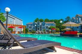 PointeAtTroy's tweet image. Waiting for blue skies and tan lines by our pool! Opening soon👀