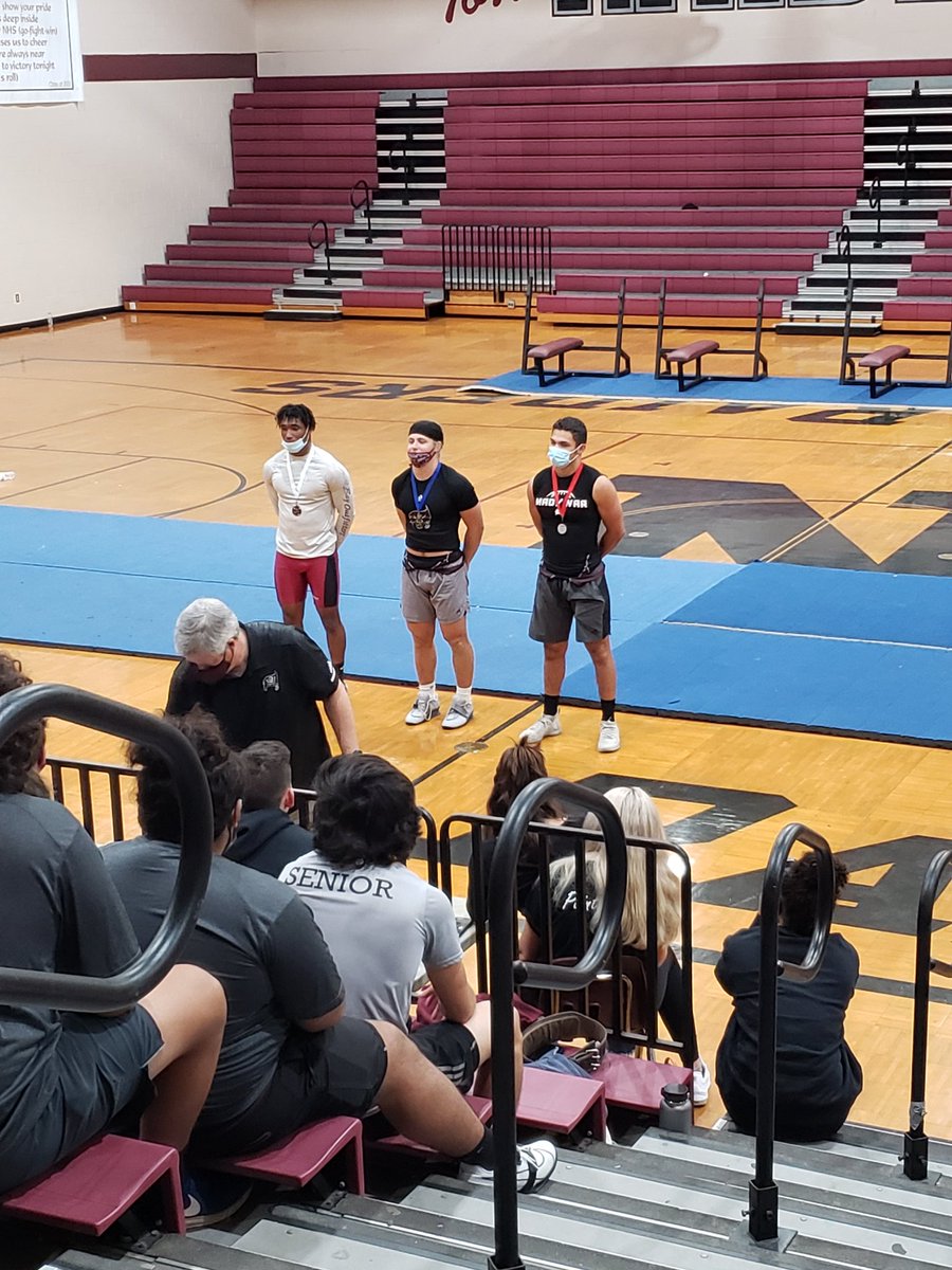 CaseyHuston2's tweet photo. 183lb District Champ!  On to Regionals next Friday.  @BaileyHuston1 @sarahuston20 https://t.co/RVRF42r7dZ
