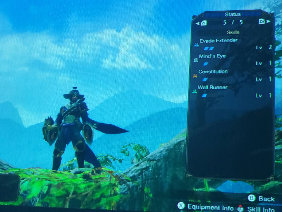 Korixili's tweet photo. My first mixed set is officially done and i managed to still be fashionable. Ill be able to push it further in g rank but for now this is supet effective at stun locking a monster. #MHRise #mixedset #MonsterHunter https://t.co/wc09szWUWG