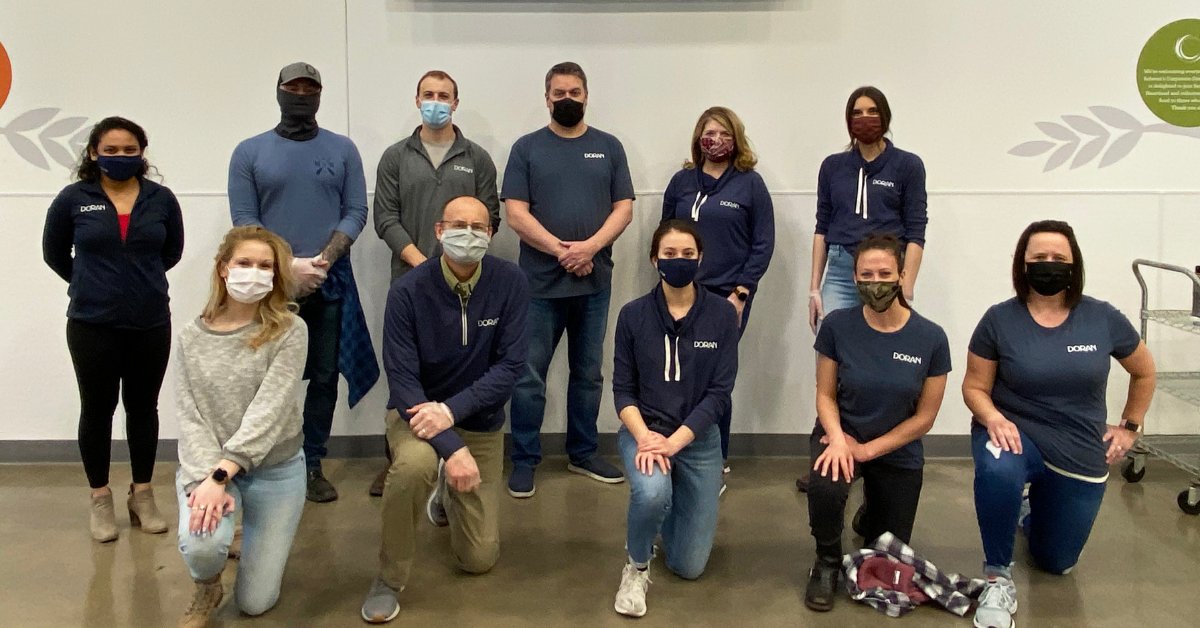 DoranCompanies's tweet photo. We proudly support organizations working to end hunger in our communities. In honor of National Nutrition Month, our team members collected food for @icafoodshelf, and a group of Doran employees recently volunteered their time and talents at @2harvest. #teamdoran https://t.co/4nWWCqwIPc