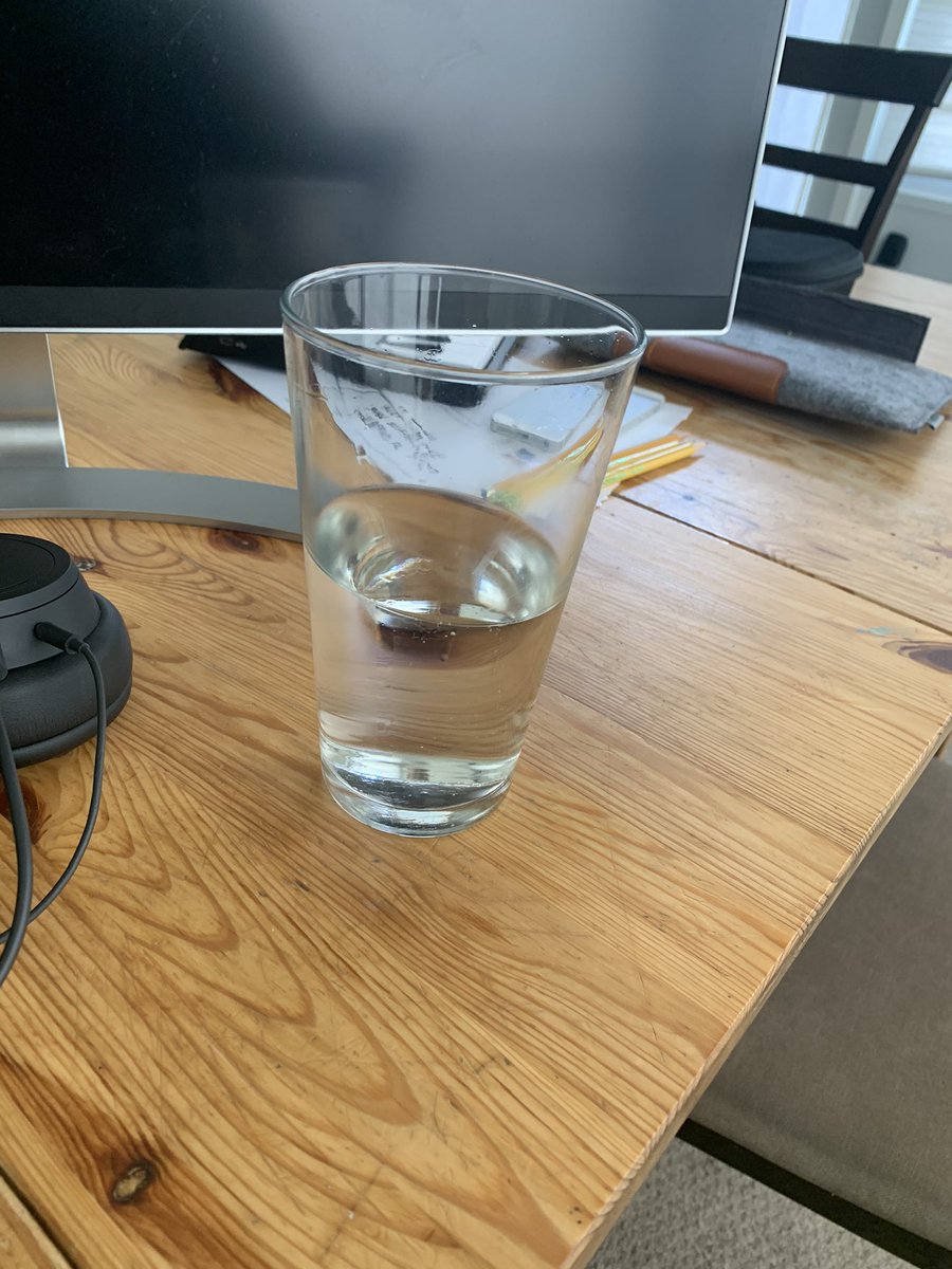 sippysodadrinky's tweet photo. moved to desk https://t.co/T7iKo4yR4L