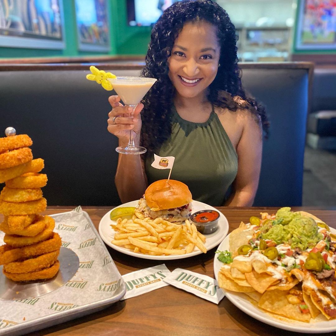 duffysmvp's tweet photo. π£ππΈ Peep This!
Have you tried our #Peeptini yet?
Make us your #GamedayHQ and cheer on your @MiamiHEAT TONIGHT, tip-off at 7pm. π Plus, snack on NEW fan favorites like our Onion Ring Tower and Slam Dunk Nachos, available through April 5. π
π·: alohamelani
#HEATNation #NBA https://t.co/yIkUyDrA6P