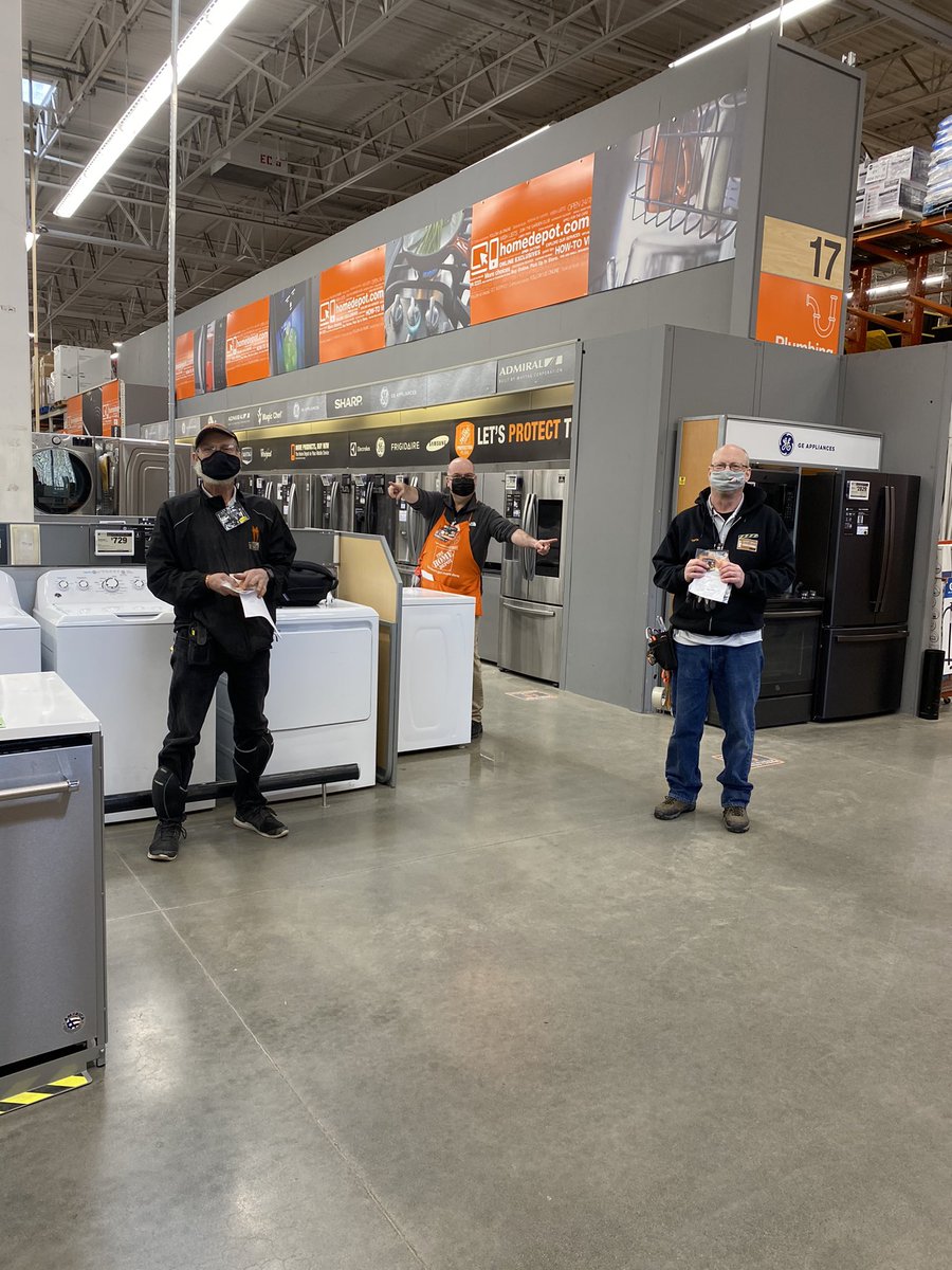 MEGAN_PETTIT tweet media