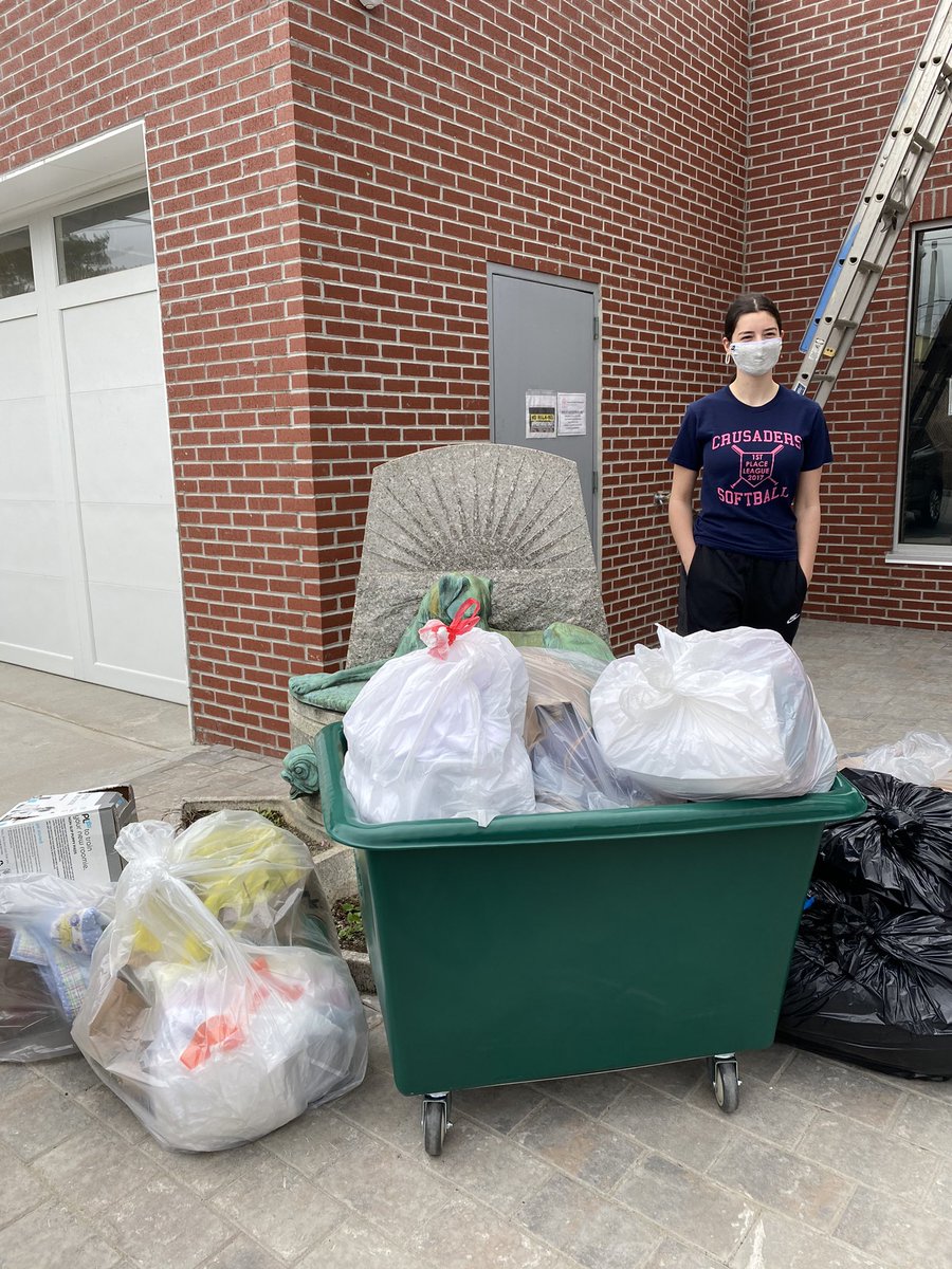 mrsdangelo_ICS's tweet photo. The cats 🐈 &amp; dogs 🐕 of the Humane Society of Westchester at New Rochelle will enjoy the Lenten donations from our ICS families! Thank you once again for your generosity! #Lent @icschool_online @ArchNY_Schools @HumaneSocWestch #IncredibleCatholicSchool #ArchStudentService https://t.co/2ExgZ4jWpx