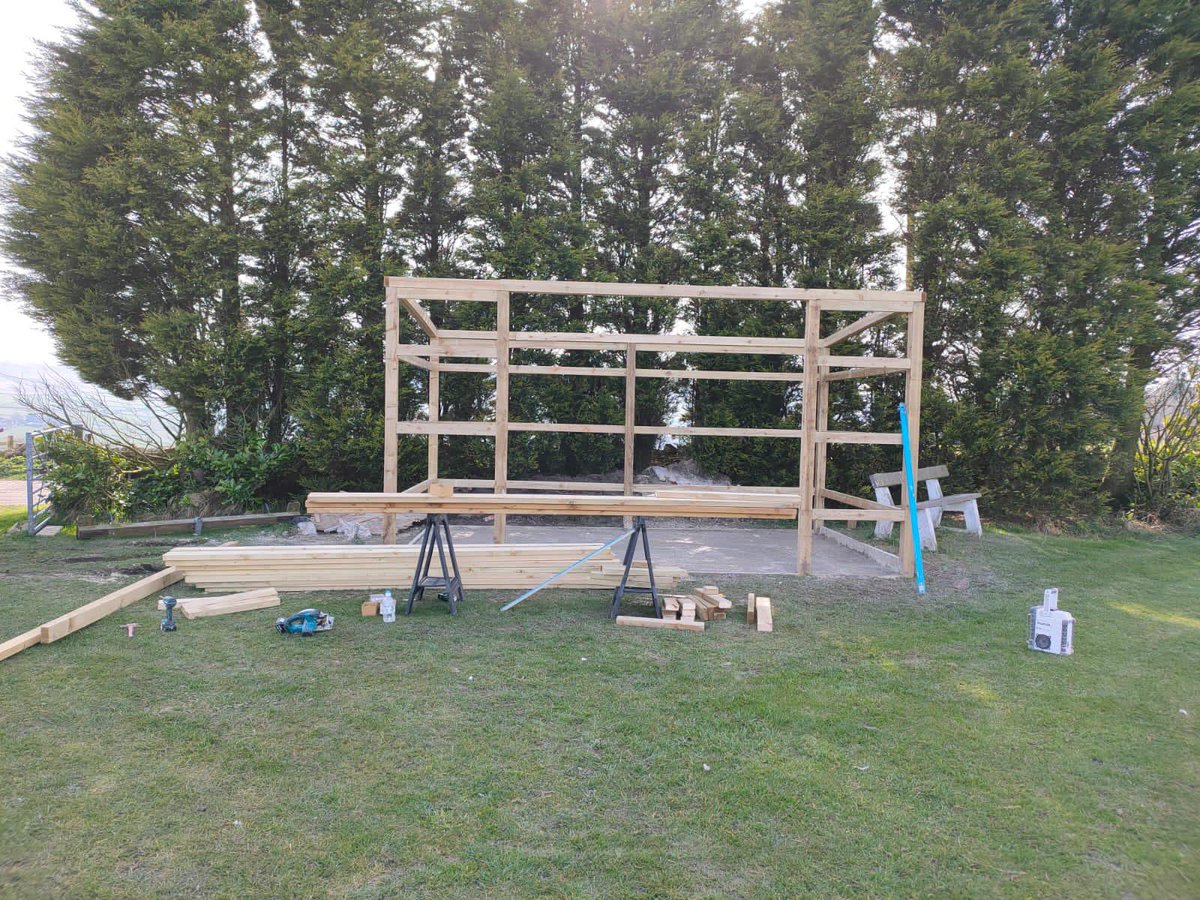 Tuesday2oclock's tweet photo. The outdoor shelter at our home ground of Stones CC is coming along nicely. We can’t wait to put this to use when we can meet again😘 https://t.co/pOIDgF8DUL