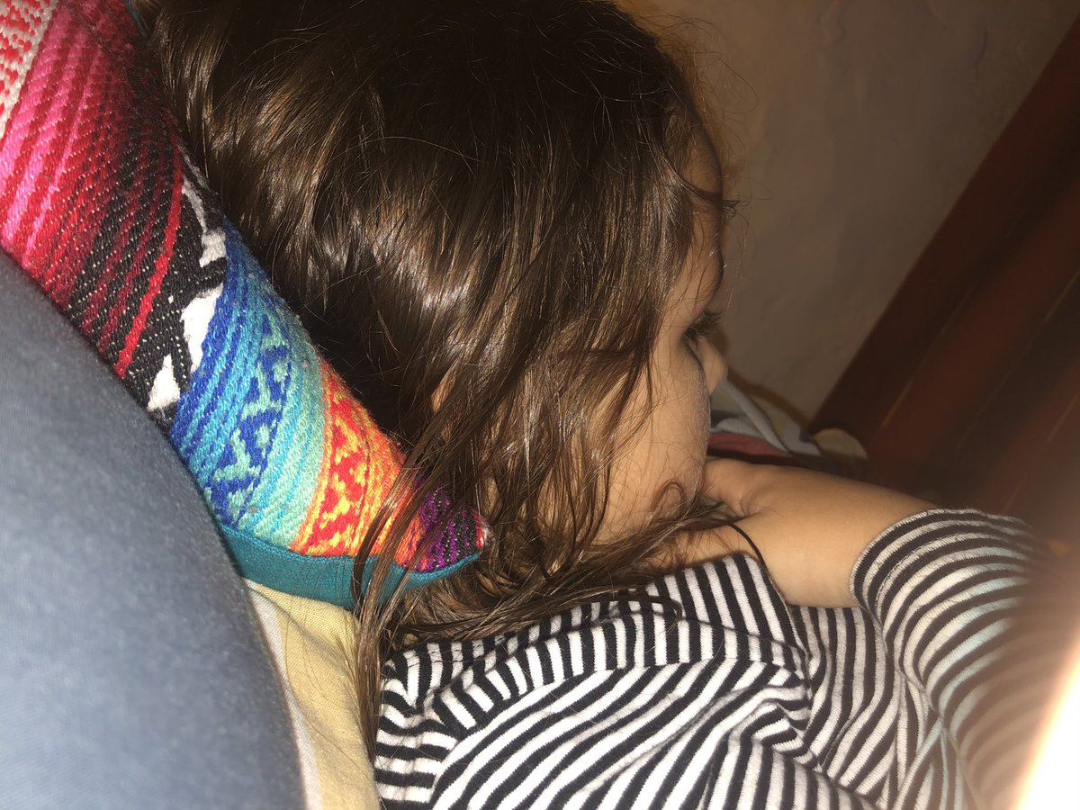 CarbajalLucila's tweet photo. Plan de chicas, gracias @YoLaDubra por el pique, mientras @martinpardo77 se pone a estudiar 💚 #VolverALaInfancia https://t.co/ftyUHeEgjU