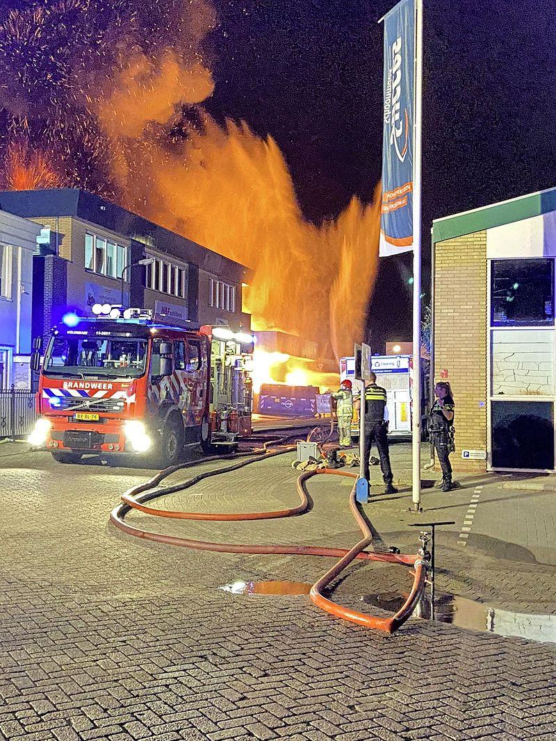 Melding grote brand Dieselstraat Volendam
