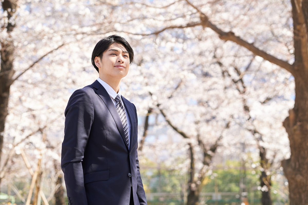 新入社の皆様、おめでとうございます🌸『#入社1年目からどう働くか』ご紹介記事をぜひご覧になってみて下さい!
