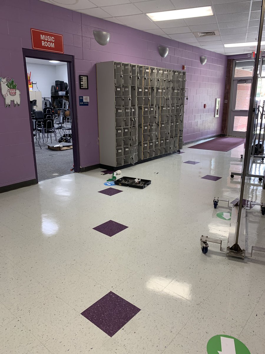 TuckerCreekBand's tweet photo. Super excited! Thanks to @CravenCoSchools #maintenancedept our band lockers were moved to give us more classroom space! This need was identified before Covid, but became even more important now. Thankful to Buddy and his team for their hard work today. https://t.co/7o4iYkzXst