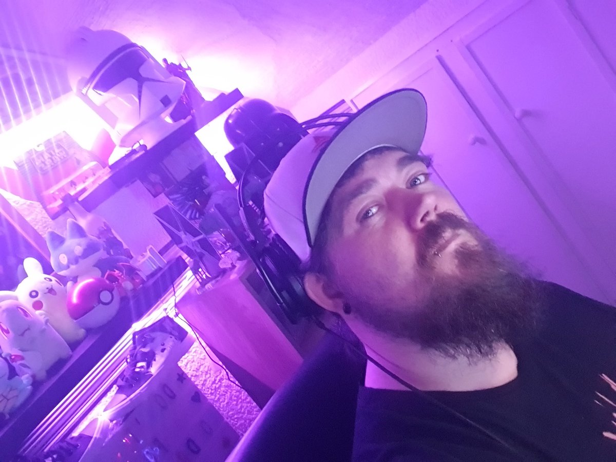 Major_Chunk's tweet image. Twitch.tv/Cpt_Chunk judge me by my size, do you? Live now sporting @arraygamingco merch with a tasty 10%,code #merch #arraygamingco #ambassador #livestreamer #liveontwitch #livestream #TwitchStreamers #twitch #twitchcommunity #twitchchat #streamer #streamlive #streamlabs