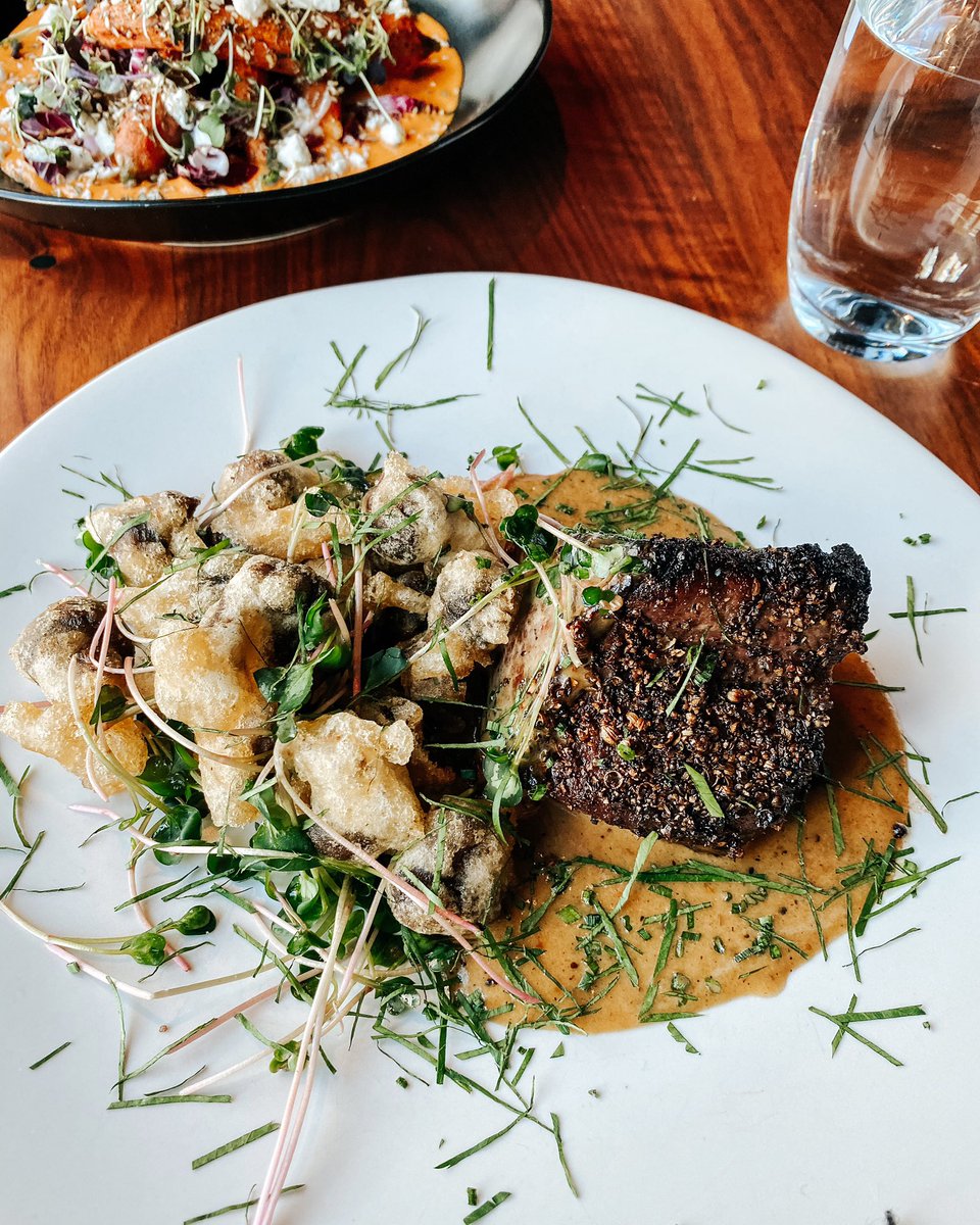 Wednesday dinner views✨ Bistro steak au poivre with fried button mushrooms, pickled red onion, &amp; bourbon cream sauce. Enjoy with 1/2 price whiskey pours all night for #whiskeywednesday #YUM