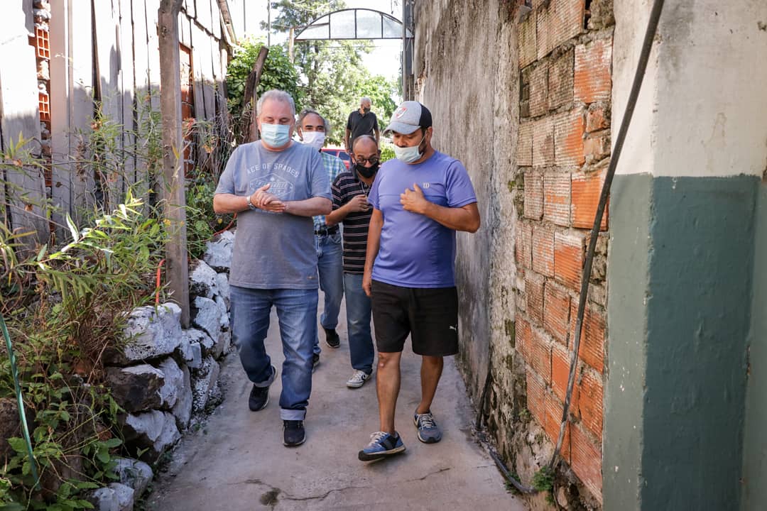 passalacquaok's tweet photo. Con mi querido amigo @FernandoRosa82 y los nuevos amigos de la Comisión Vecinal de Villa Sarita compartiendo una charla y recorriendo el mítico barrio San Roque sobre la costa posadeña. https://t.co/XJ1yryUu9w