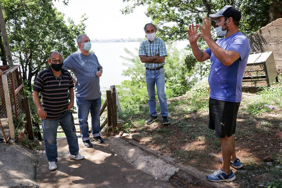 Con mi querido amigo <a href="/FernandoRosa82/">Fer Rosa</a> y los nuevos amigos de la Comisión Vecinal de Villa Sarita compartiendo una charla y recorriendo el mítico barrio San Roque sobre la costa posadeña.