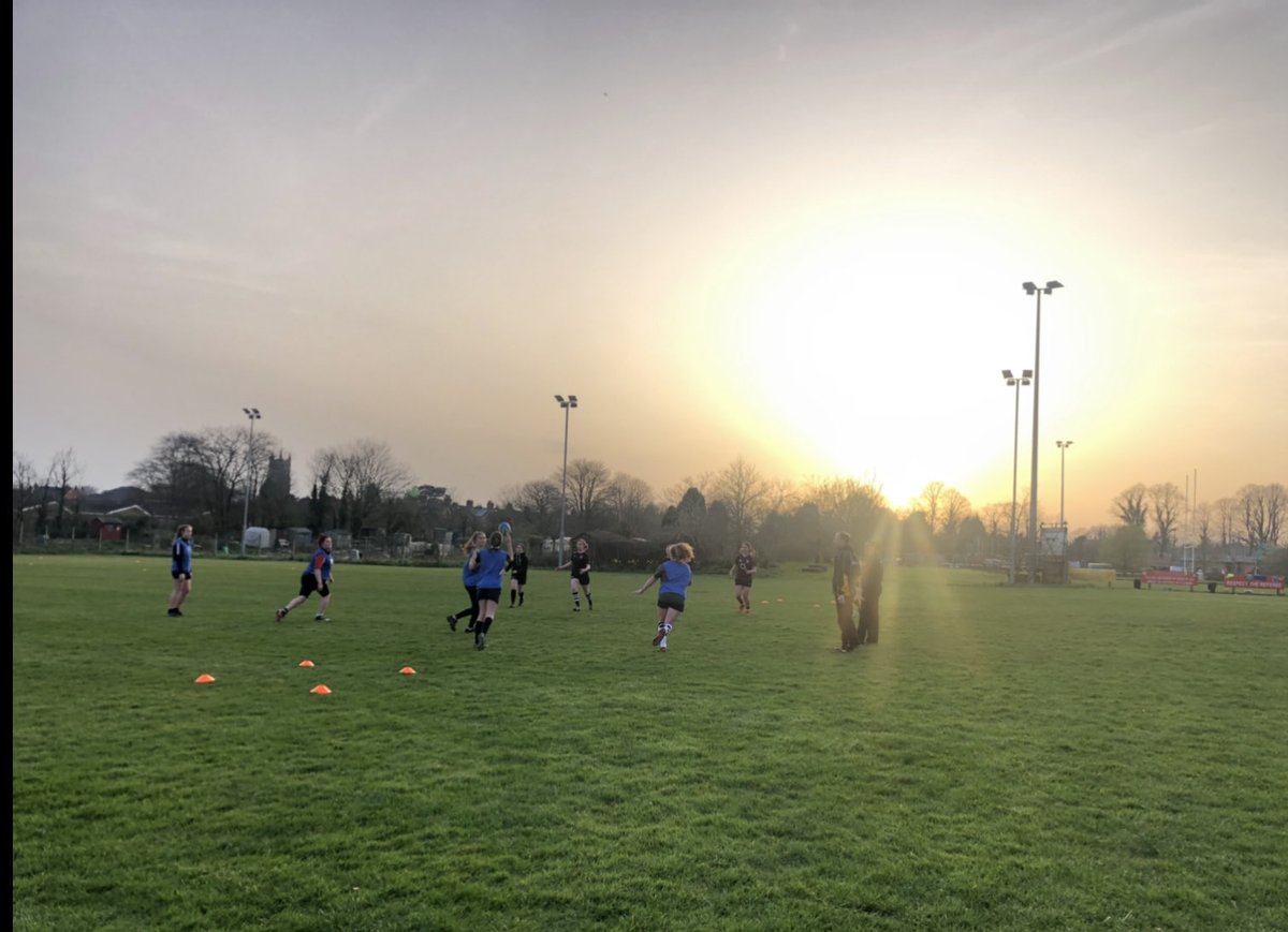 LyttleEm's tweet photo. Great for the Girls ⁦⁦⁦@DevizesRFC⁩  to be back on the pitch tonight in the evening sunshine🌞 #thisgirlcan ⁦⁦@happyeggshaped⁩ @DW_RFU_WG⁩ ⁦@charityspoonDW⁩ ⁦@LavingtonSchool⁩ ⁦@StJohnsMarlb⁩ ⁦@DevizesSchool⁩ ⁦@BR_Foundation⁩ https://t.co/dNFR0LAYYW