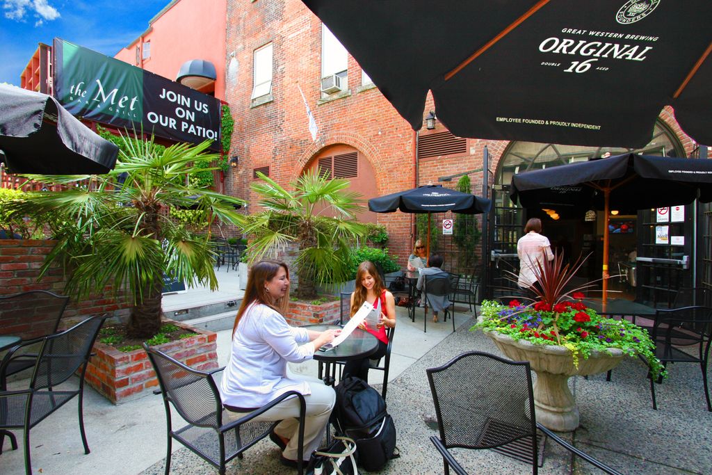 Met Bar & Grill (@metbargrill) on Twitter photo Our beautiful patio is OPEN! π
Our hidden outdoor #patio is open Wed to Sun from 12 to 9 pm! Join us for burgers, happy hour bites, beers, cocktails, and more ππ»
We now also offer take-out/delivery on <a href="/UberEats/">Uber Eats</a>, <a href="/DoorDash/">DoorDash</a>, and <a href="/SkipTheDishes/">SkipTheDish</a>!
#eatlocal <a href="/DowntownNewWest/">Downtown New West</a> Our beautiful patio is OPEN! π
Our hidden outdoor #patio is open Wed to Sun from 12 to 9 pm! Join us for burgers, happy hour bites, beers, cocktails, and more ππ»
We now also offer take-out/delivery on <a href="/UberEats/">Uber Eats</a>, <a href="/DoorDash/">DoorDash</a>, and <a href="/SkipTheDishes/">SkipTheDish</a>!
#eatlocal <a href="/DowntownNewWest/">Downtown New West</a>