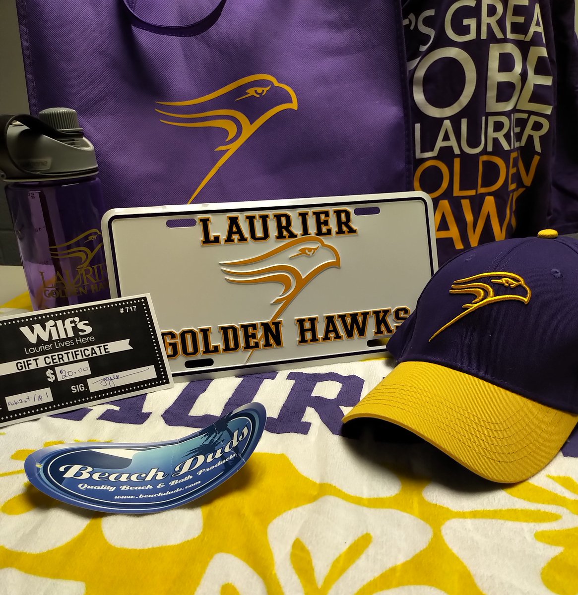 LaurierOneCard's tweet photo. who steps up to the plate but throws in the towel at the same damn time?
hint: #WIlfsWinningWednesday @WilfsPub 
#goldenSummergear #greatEats 
your turn? RT = licensed to win 
Bonne chance💜💛
🏖️🏖️🏖️🏖️🏖️🏖️ https://t.co/ZTU2KkVDI7