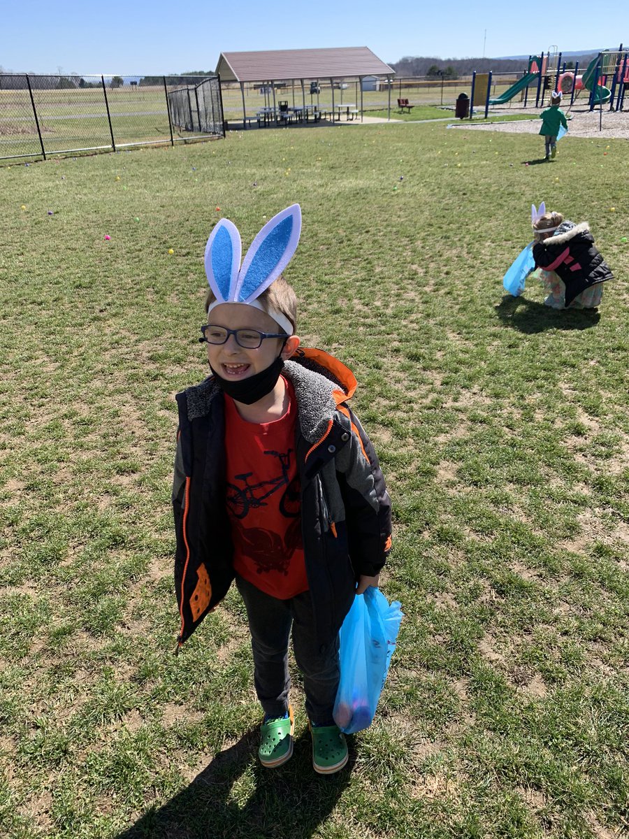 Thank you Mo Valley PTO for this awesome event! We loved our Easter egg hunt! 🌷☀️🐰