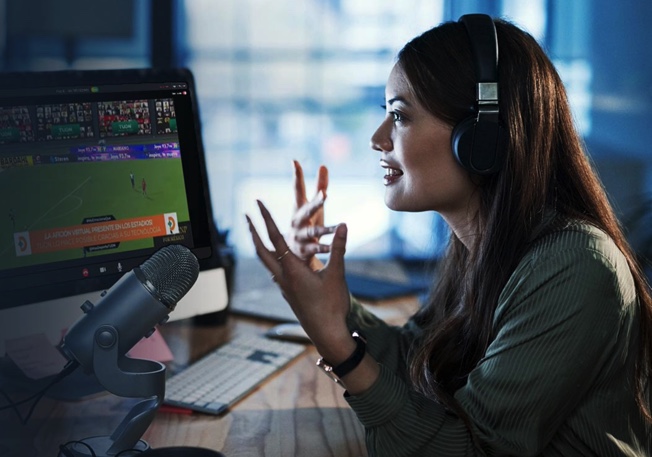 #TVUTips #Nuevo #Introduce Comentarista Remoto. Incluye a tus comentaristas, en tiempo real, con audio sincronizado, en calidad broadcast. Especial para eventos en vivo y Deportes #streaming #sports #RemoteProduction Más información aquí: bit.ly/31xA7xQ