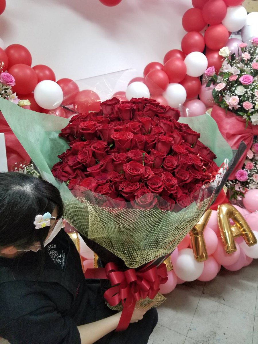 flowerstandjp's tweet photo. ⭐️#下北沢ERA
⭐️#GraduationEvent #ゆいにゃの愛を届けます!
#ゆいにゃ
⭐️大きなハートアーチスタンド。プリザ入りクリアドームアレンジと144本のバラの花束を飾りました🌹
#フラスタ #フラワースタンド #バルスタ #バルーンスタンド #フォトブース
お問合せ(。ӧ◡ӧ。)⤵
https://t.co/fJld6kSZAC https://t.co/mqectVPG4U