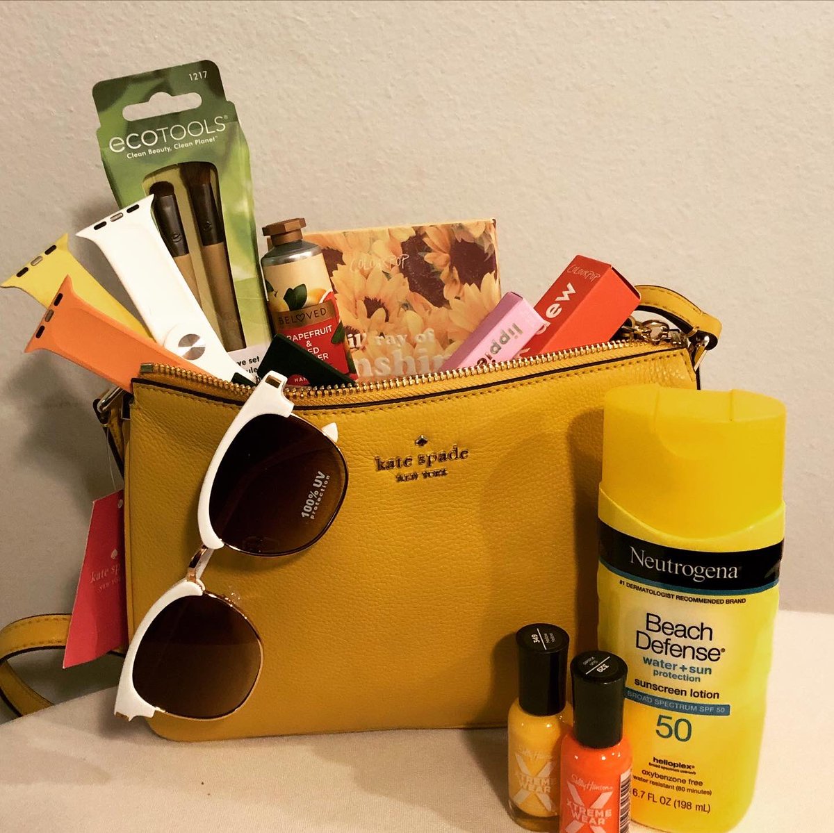 TheatreECCT's tweet photo. Our 12th annual Purses with Purpose Fundraiser is coming up on Thursday, April 29. If you are planning to attend, log on to https://t.co/TlnxvKvyh9 right now & get your tickets, because we only have 1 table left! #ECCT32 #FUNdraiser #PurseAuction https://t.co/vbj3DDteph