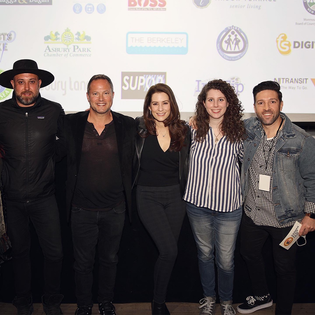 viamantrafilms's tweet photo. We loved our Q&A sesh following our screening at @gardenstatefilm! And loved sharing a film block with the @rebootcampfilm team @DavidLipperYR! Thanks to @theDerekD for hosting like the pro you are! 🙌
#womeninfilm #shortfilm #gsff #gsff2021 @nancymenagh @HeatherOScanlon https://t.co/Y8HCM5QFBu