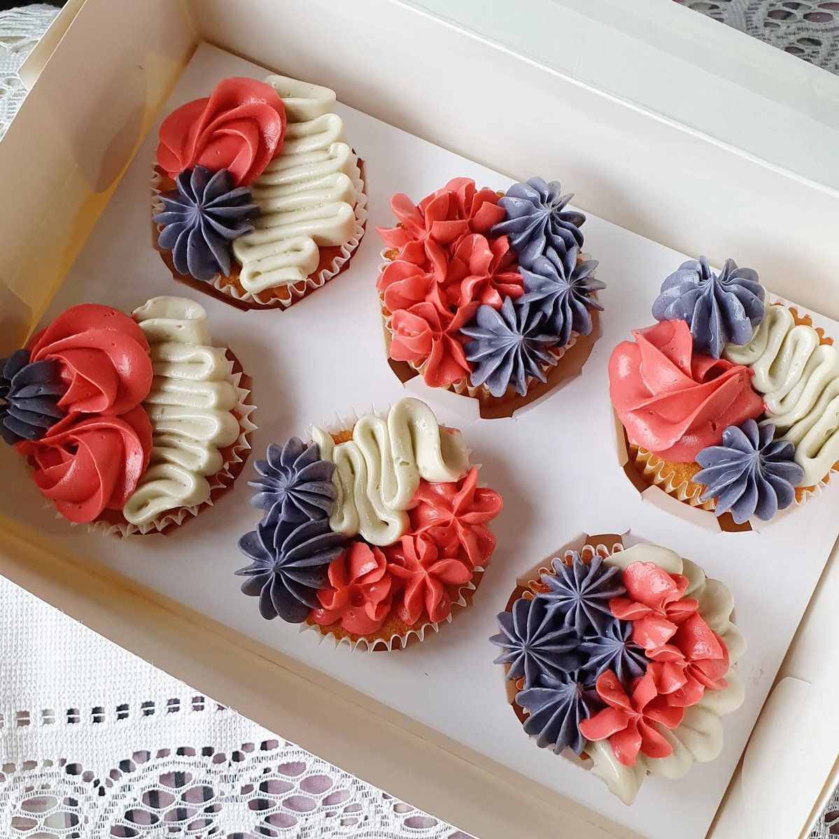 dgoldstarbakery's tweet photo. Another set of cupcakes for an order🥰
What do you guys think?
.
.
.
#cupcakes #cupcake #cupcakelove #cupcakesofinstagram #cupcakeoftheday #cupcakedesign #cupcaketime #cupcakedecorating #cupcakeideas #cupcakelovers #cupcakequeen #cupcakesfordays #cupcakery #cupcaketoppers https://t.co/iKxbylYnnA