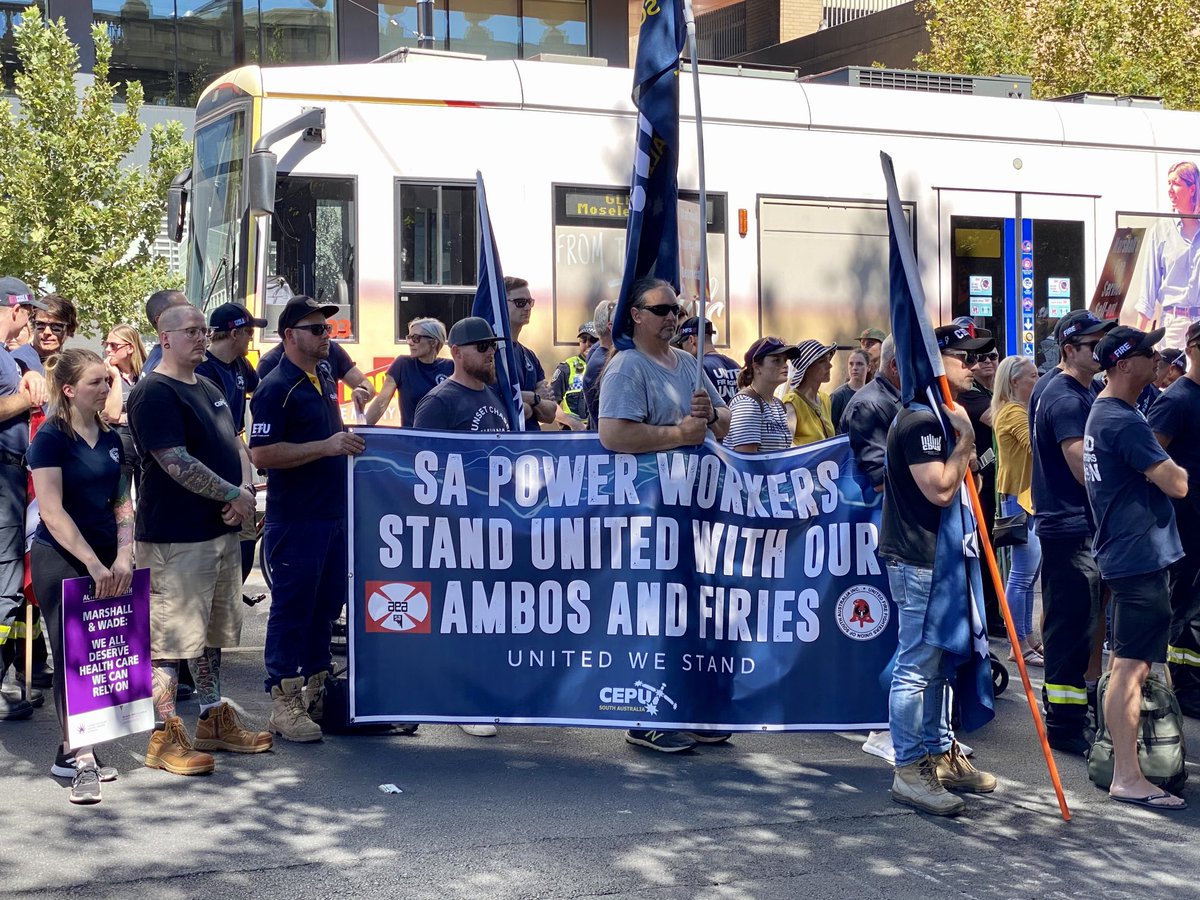 MsAbbie22's tweet photo. Great to see ⁦@SAPowerNetworks⁩ / CEPU members attending the rally in solidarity with our Ambulance and Fire Fighters union members. 

#sapol #ausunions #ambos #firies https://t.co/cfFUcsWufo