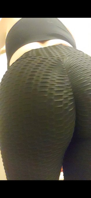 Another quick screenshot from a thank you vid sent out today! Love the pants! https://t.co/jNzAu2R8F<a href="/tag/tan"class="tags"><span>#tan</span></a>