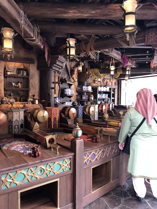 アブーズバザールスタンバイパスなくなる時間や終了時間は何時まで 取れない時のコツはある Disnew Info