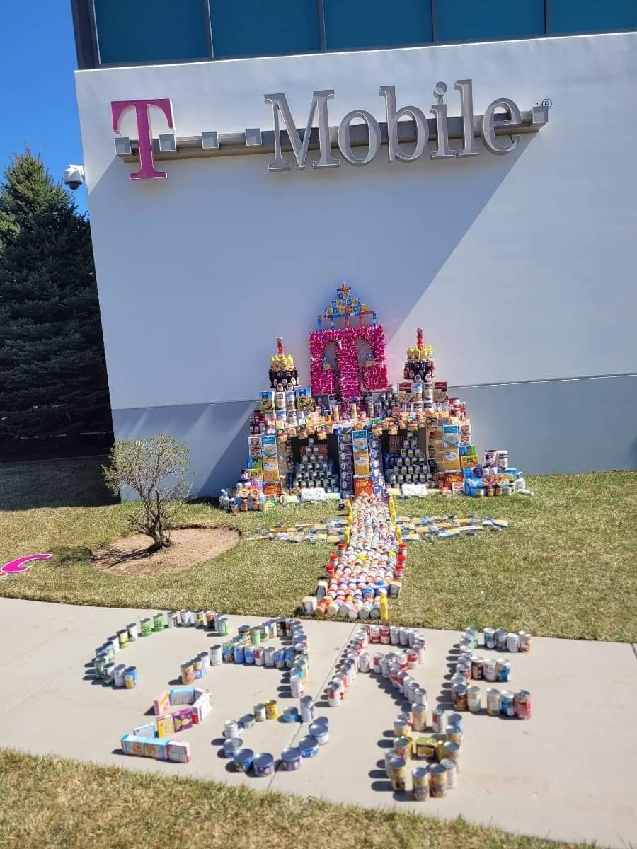 caseyramirez85's tweet photo. Meridian’s APAN hosted our 1st ever #marchforhunger canned food drive! In a WFH environment we collected over 2000 items for @BoiseRescue to help feed families across the Treasure Valley!! 🏰 #208TmoCares #DiversityandInclusion #208bptw @TheJasonLee1 https://t.co/87uK80f2hD