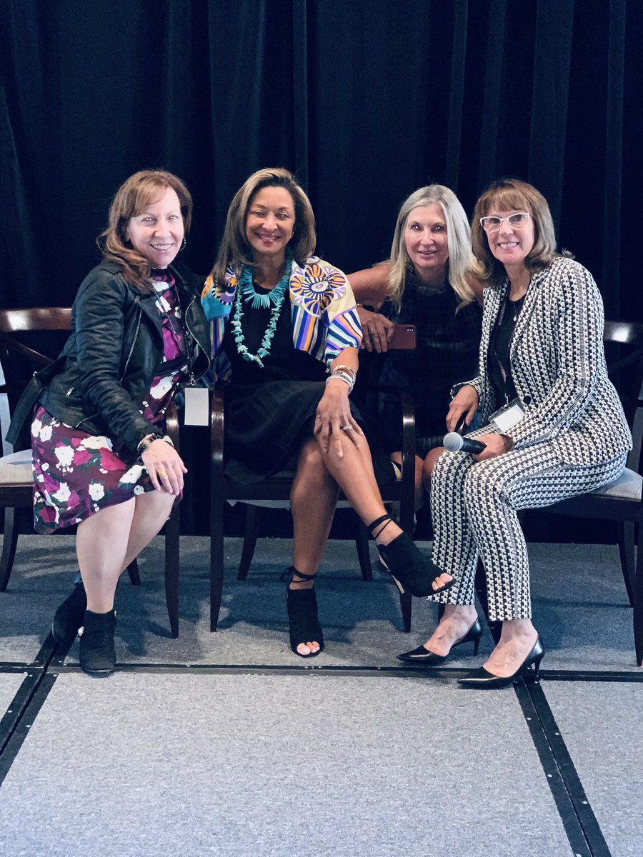 SusanTaylorMD's tweet photo. Closing this #WomensHistoryMonth with a thank you to all the women trailblazers who have paved the way for the many young women coming into Dermatology. https://t.co/3doCgi3Rlq