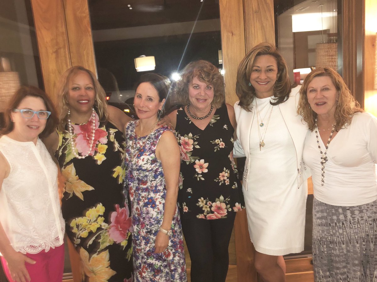 SusanTaylorMD's tweet photo. Closing this #WomensHistoryMonth with a thank you to all the women trailblazers who have paved the way for the many young women coming into Dermatology. https://t.co/3doCgi3Rlq