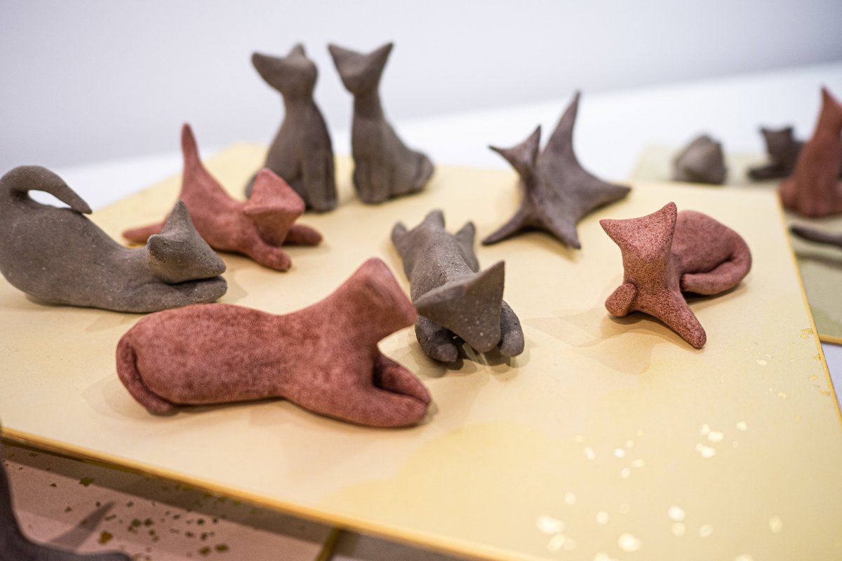 GalleryArtsoup's tweet photo. アートスープ本日もオープンしました、今日はいよいよ #エイプリルフール ですね！
ウソがテーマの展示会 #フェイカー展2021 本日も開催中です。ぜひお出かけくださいませ。 https://t.co/uzhAeVQtB6
