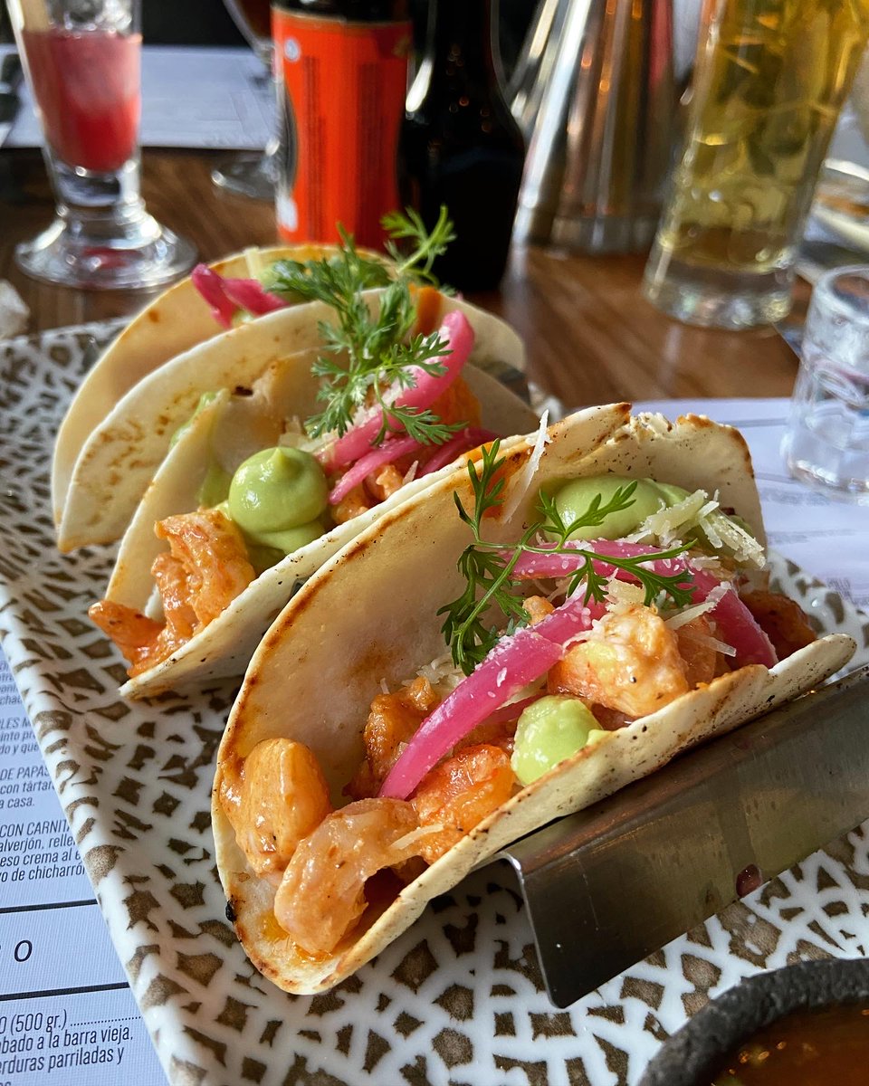 🌮📣 SHOUT OUT al Rey de reyes, el Amo y Señor TACO que hoy festeja su día. 🤤 ¿Salsa verde o roja güerita? bit.ly/341jnkT