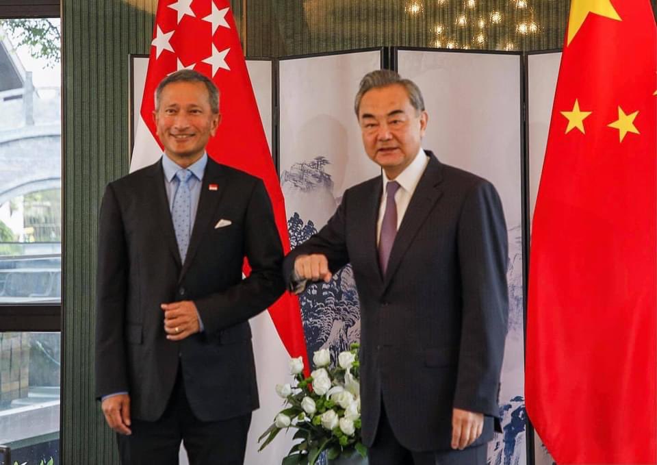 VivianBala's tweet photo. Enjoyed our usual wide-ranging and engaging discussions with China’s State Councilor and Foreign Minister Wang Yi, in Wuyishan, Fujian.
 ⠀
Singapore and China have supported each other at critical moments in the face of COVID-19 last year. A friend in need is a friend indeed. https://t.co/fLGZzS1fw5