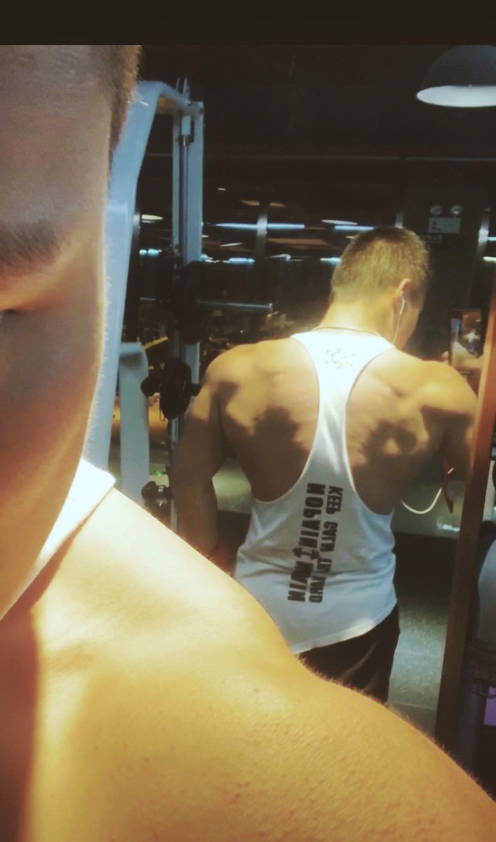 Z28535075's tweet photo. 嘴巴上说喜欢肌肉
现在给你便宜，你又怂了
难搞哦
#sm #男s #肌肉男 #单男 #单女 #肌肉控 #健身 #安徽 #安徽约炮 https://t.co/adj01N3HXo