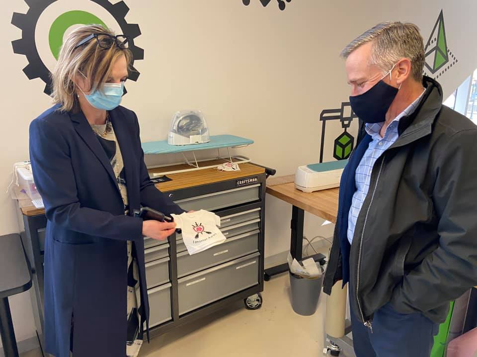 jameskcumming's tweet photo. Thank you @EPLdotCA  - EPL for the fantastic tour of the new Stanley Milner Library!💡📚

Creators of all types have opportunities to broaden their horizon with the facilities offered at #EPL. https://t.co/zwLhg1Ga2i
