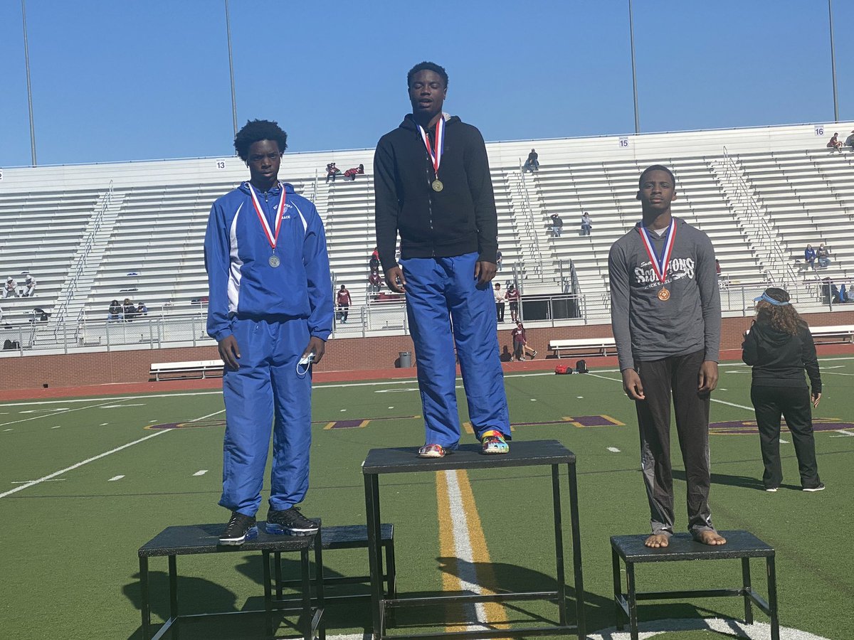 TrackFw's tweet photo. Congrats to @Caleb7Ollison and Elijah Miles for getting 1st and 2nd in the triple Jump in the district meet! https://t.co/FAhr5bvTz4