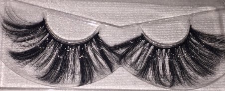 Our 25 MM mink lashes up close😍