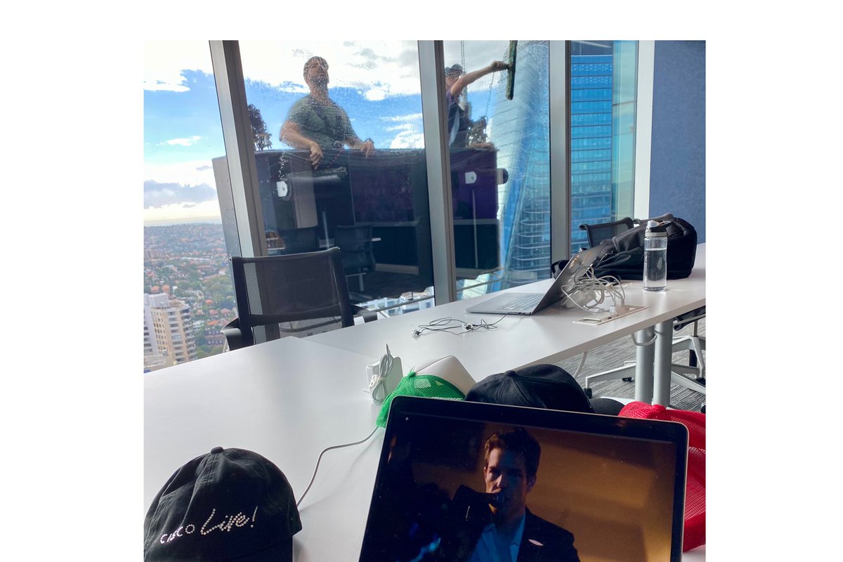 nesrene1's tweet photo. Dancing like no one was watching to The Killers @CiscoLive. Until I realised someone was watching (Window Cleaners). Oops. They were AMAZING so logging in for @CiscoLiveAPJC wave to enjoy the performance all over again! #CiscoLive https://t.co/72nLgSjjvl