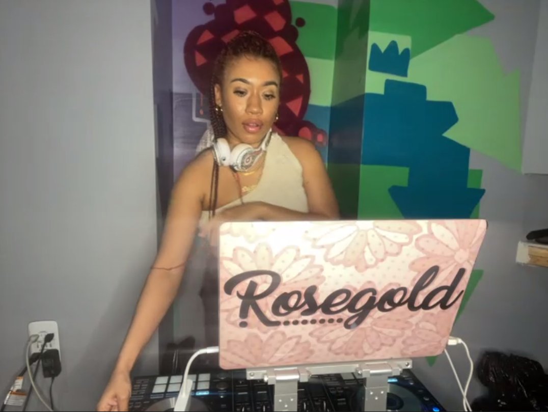 We're live with <a href="/djrosegoldto/">DJ ROSEGOLD</a> !!!!
