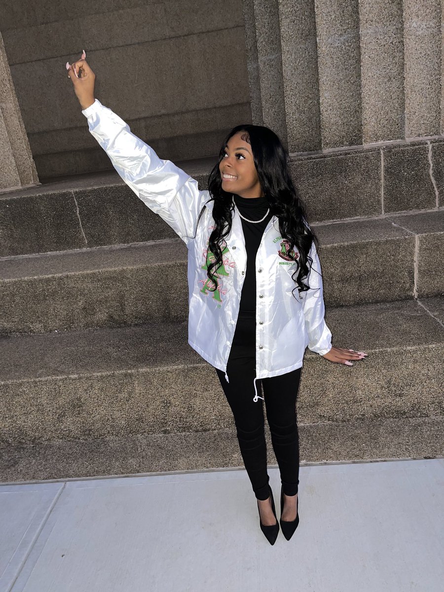 amberr__paige's tweet photo. A PHirst class woman, I’m in the Ivy League💕💚 #68IHR #AlphaPsi #legacycontinues #1908 https://t.co/euPNwp89pk