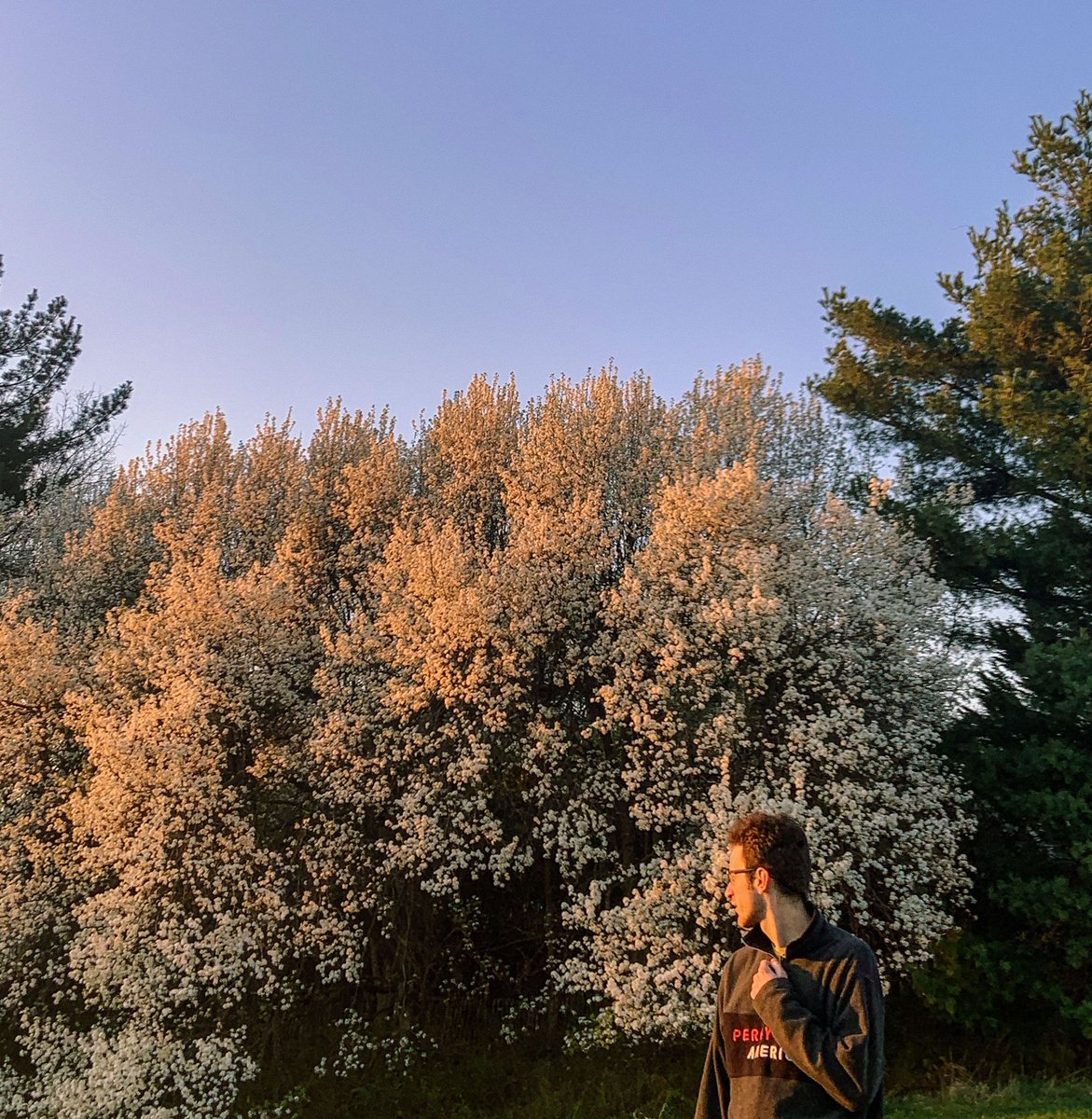 static_res's tweet photo. new single coming out next Friday, April 9th, go pre save that below!  I appreciate y’all ✨✨it’s abouta be one hell of a summer... 
https://t.co/qDBNkUGcAt https://t.co/EWa5hRYrCJ