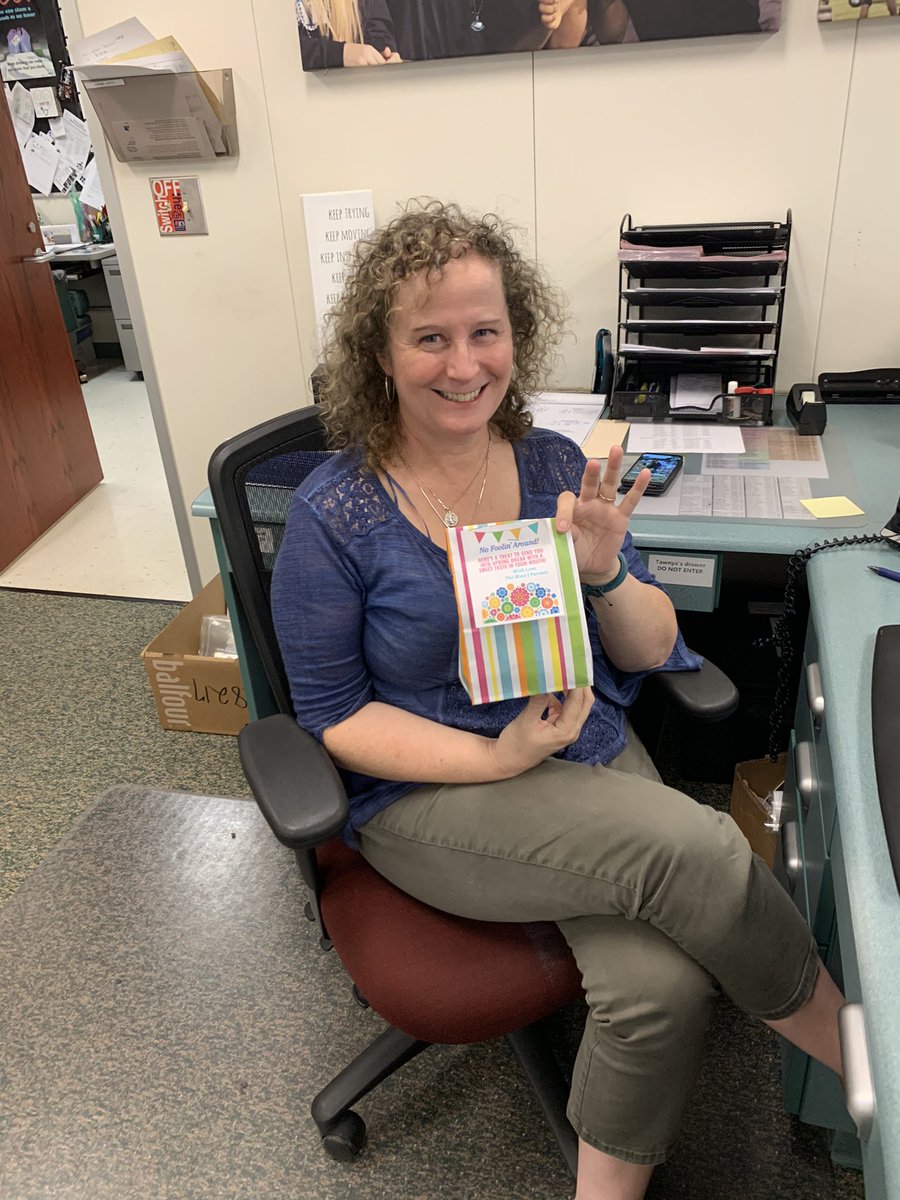 jenwswartz's tweet photo. Big THANK YOU to our Wildcat parents for sending our staff off to spring break with sweet treats! #LoveMyWildcats #westjrocks #westjParentsRock @WjhsNc @JCPS_NC @JcpsSel https://t.co/UzwAzTcLX4